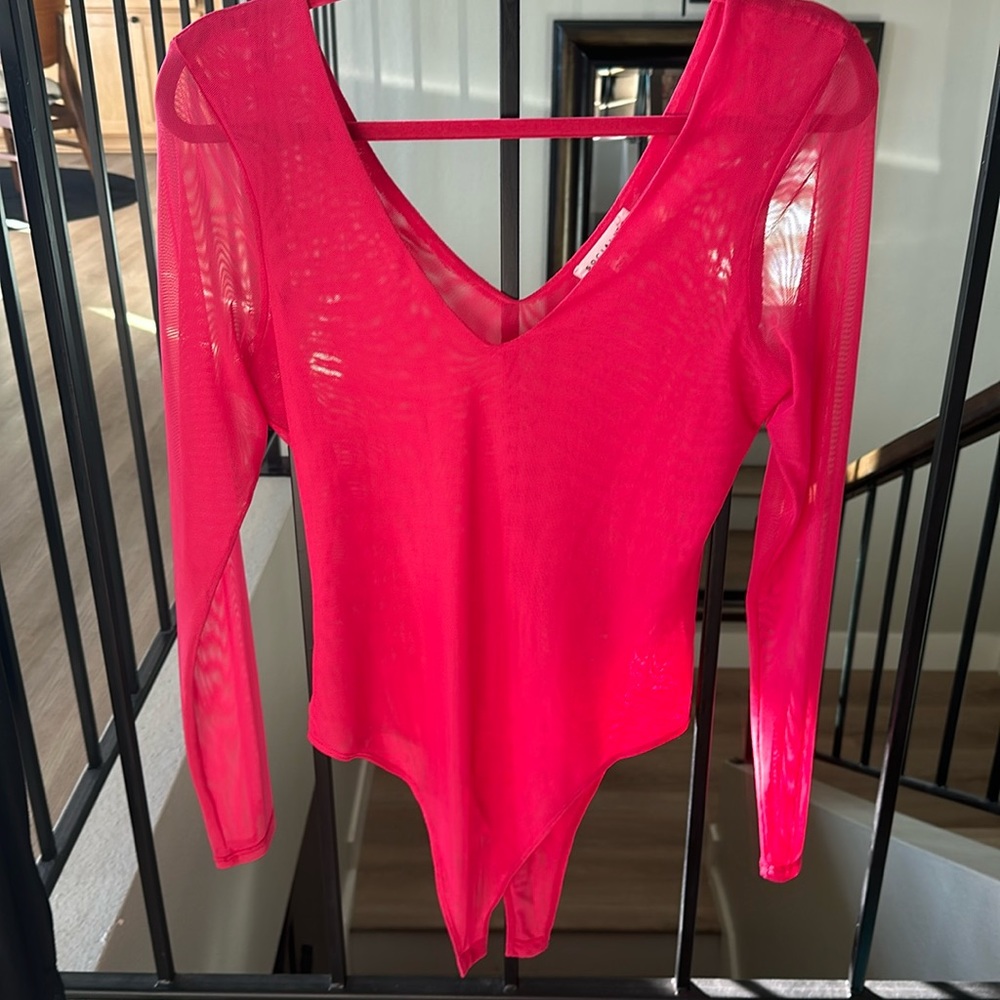Socialite Fuchsia Pink Vneck Bodysuit Size L